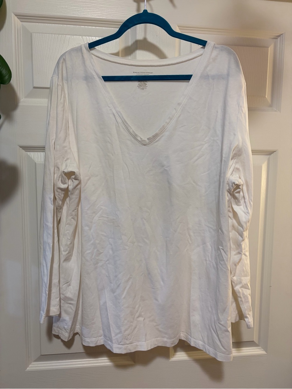 Great Northwest Clothing Company Women's White V-Neck Long Sleeve Tee